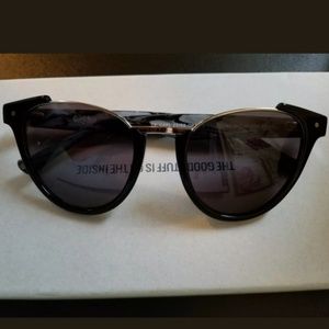 GREY ANT Black Pearl Sunglasses NEW